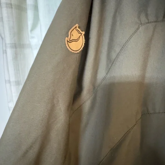 Fjallraven Red Hooded Poncho - Picture 3 of 9